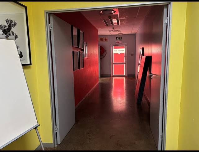 2,000M² OFFICE TO LET IN LA LUCIA